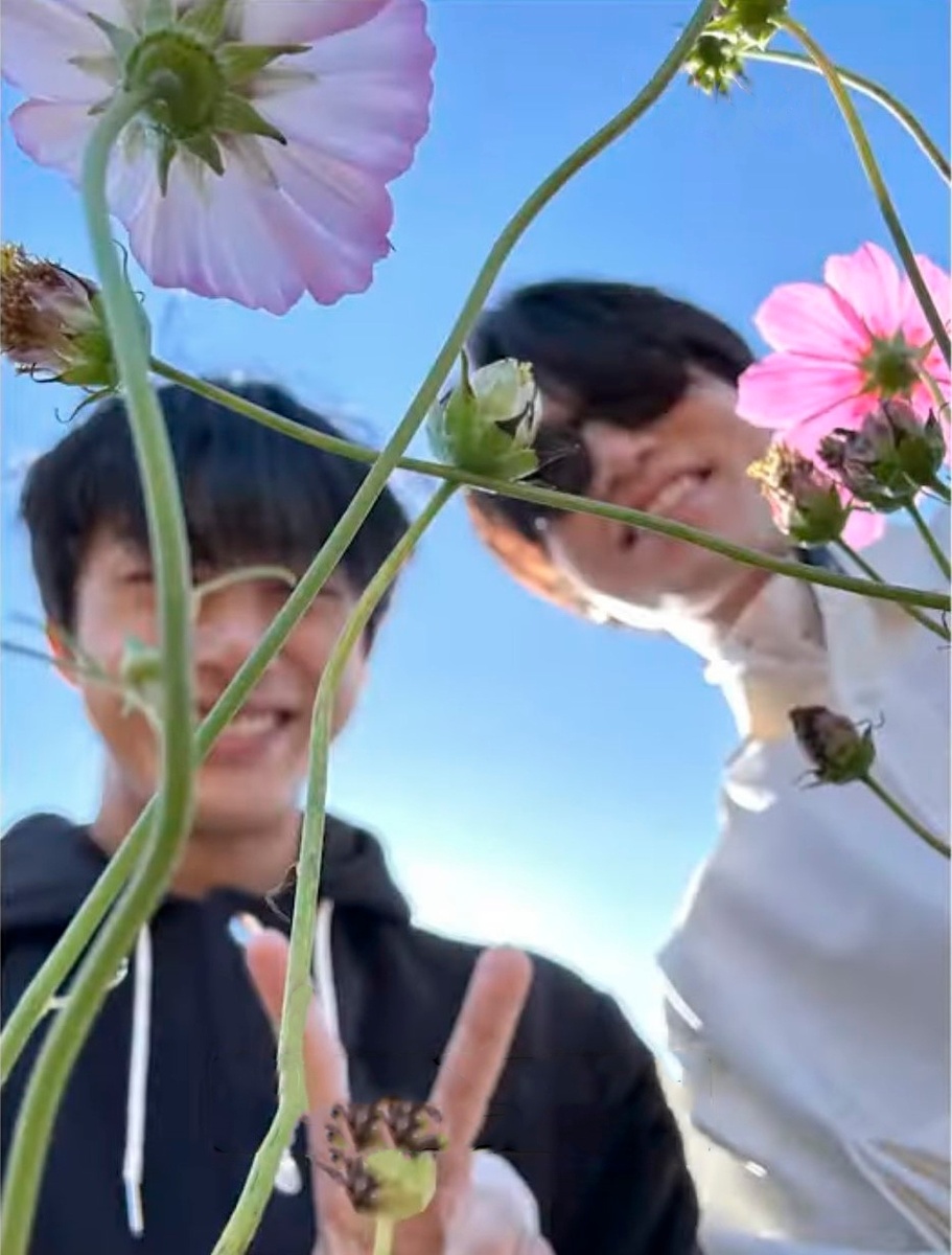 ДонУк на шоу "Бродяга Мистер Че" 2023-11