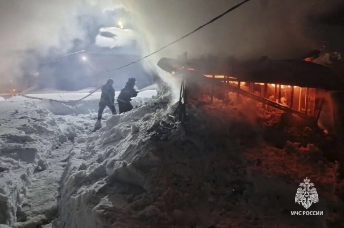    За сутки тульские спасатели выезжали на три ДТП и пять пожаров