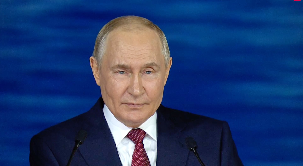    Владимир Путин выразил соболезнования президенту Ирана в связи с убийством аятоллы Хаменеи