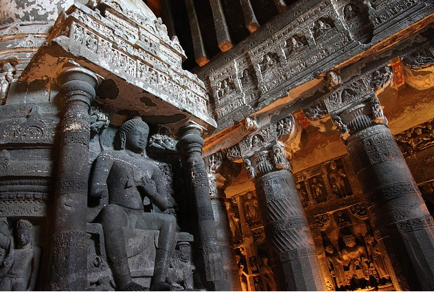 Пещерный комплекс Аджанта. Фото: phototravelguide.ru/peschery-adzhanta-indiya