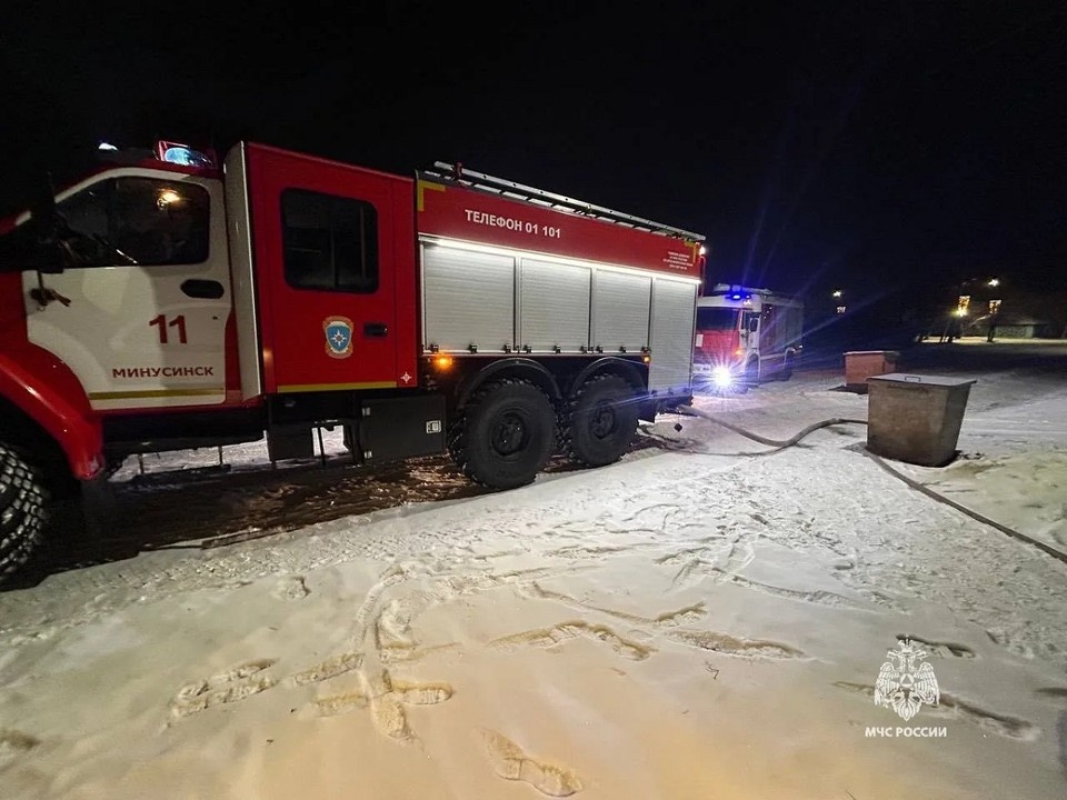    За минувшие сутки в Красноярском крае ликвидировали 12 пожаров. Фото: краевое МЧС