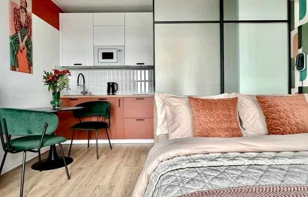 Как преобразили студию 19 м² от «ПИК»: яркий дизайн и продуманный функционал