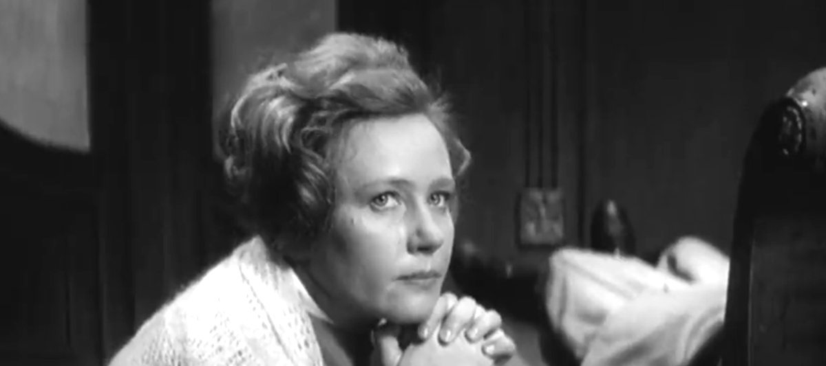 Кадр из фильма "Служили два товарища", 1968 г., режиссер Евгений Карелов, сценаристы Юлий Дунский, Валерий Фрид, композитор Евгений Птичкин (скриншот)