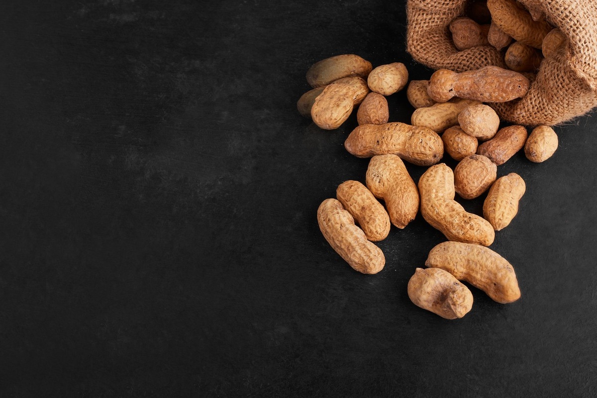    Ореховая шелуха готова подняться в цене. Ежегодно в мире утиоизируется 55 тысяч тонн отходов переработки арахиса.