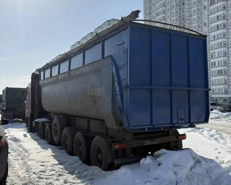     В Курске решают проблему с припаркованными большегрузами на Дериглазова