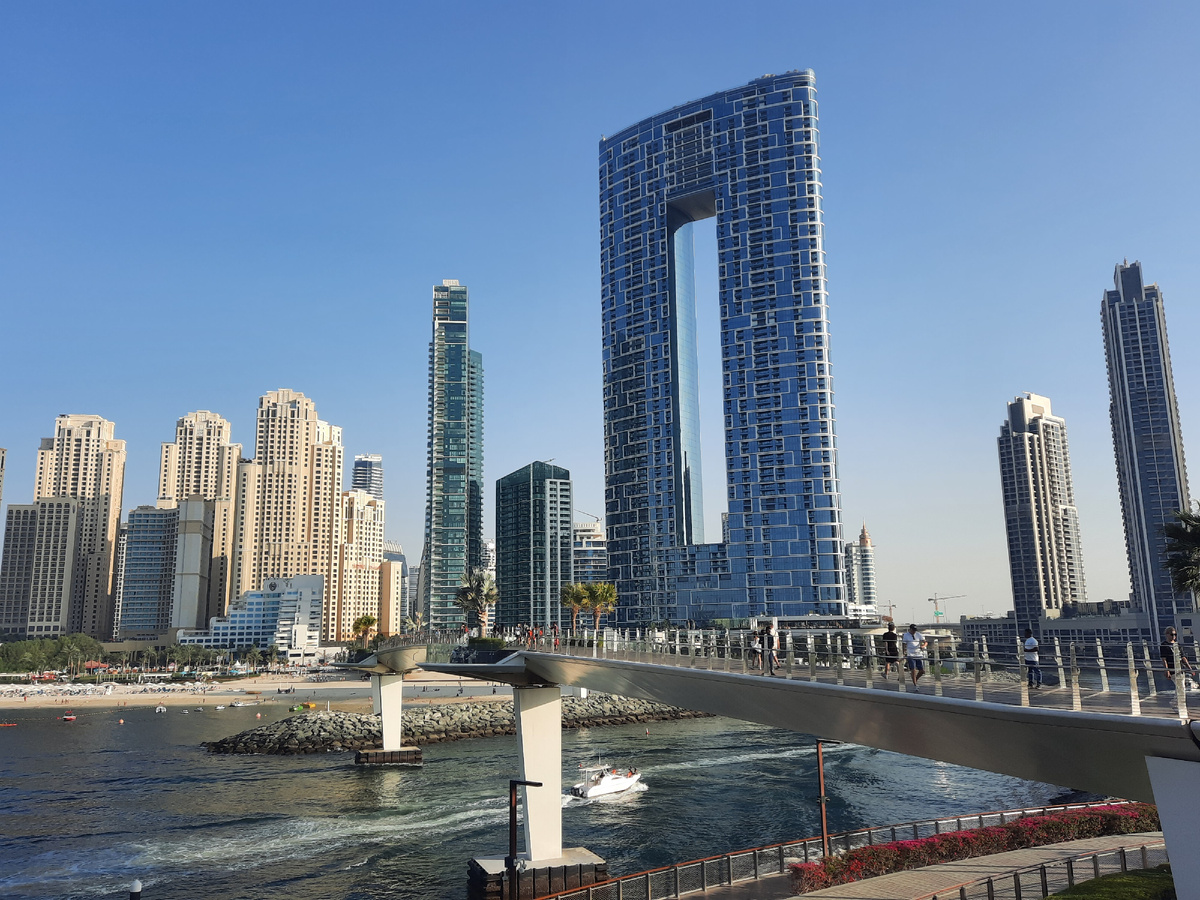 Ещё вчера мы гуляли по Дубай Марине, а сегодня там взрывы, и даже есть жертвы