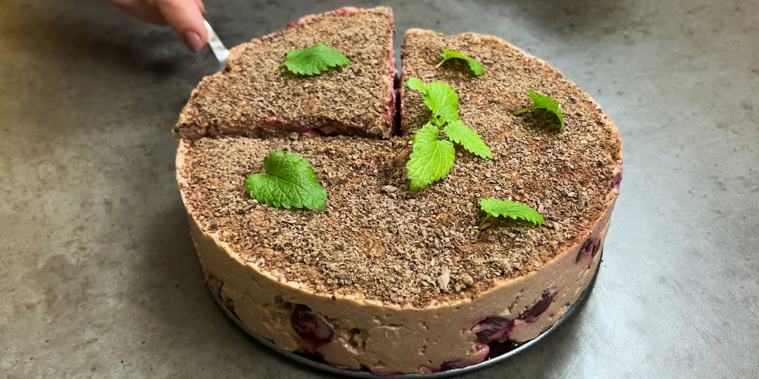 Невероятно вкусный шоколадный десерт с вишней (Без выпечки!)