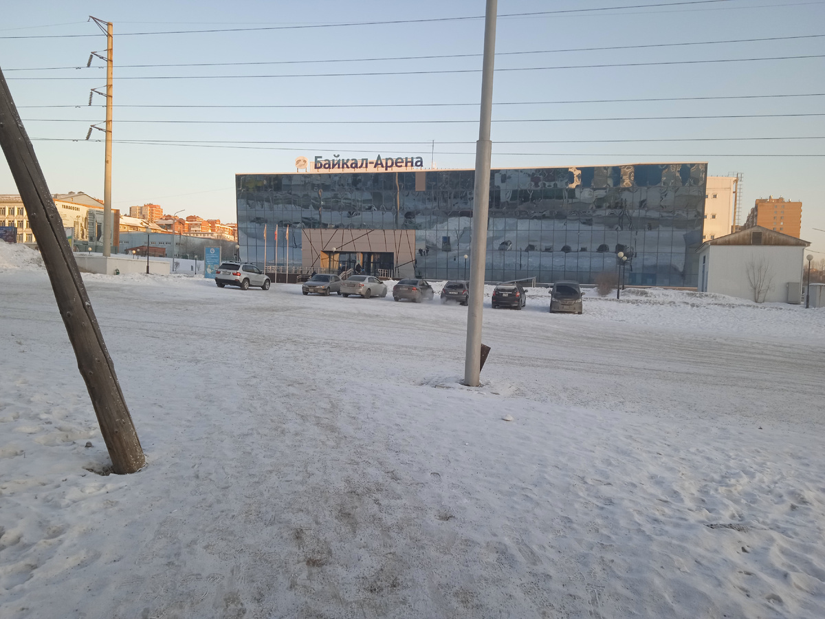"Байкал-Арена" в лучах первого весеннего рассвета