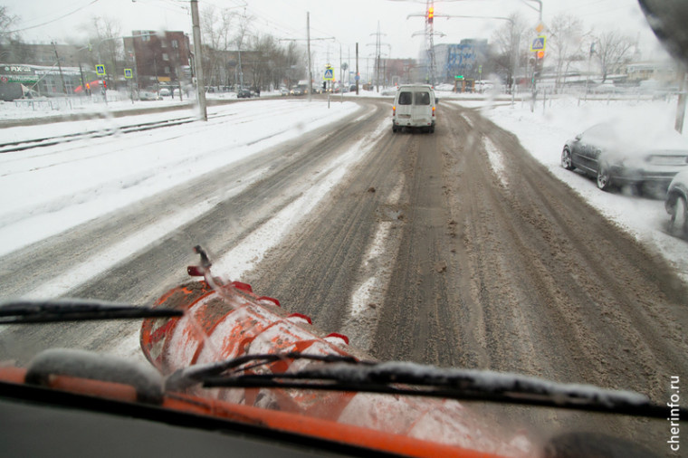    Синоптики обещают сильный мокрый снег. Он начнется около десяти вечера 1 марта и продлится до трех дня 2 марта.