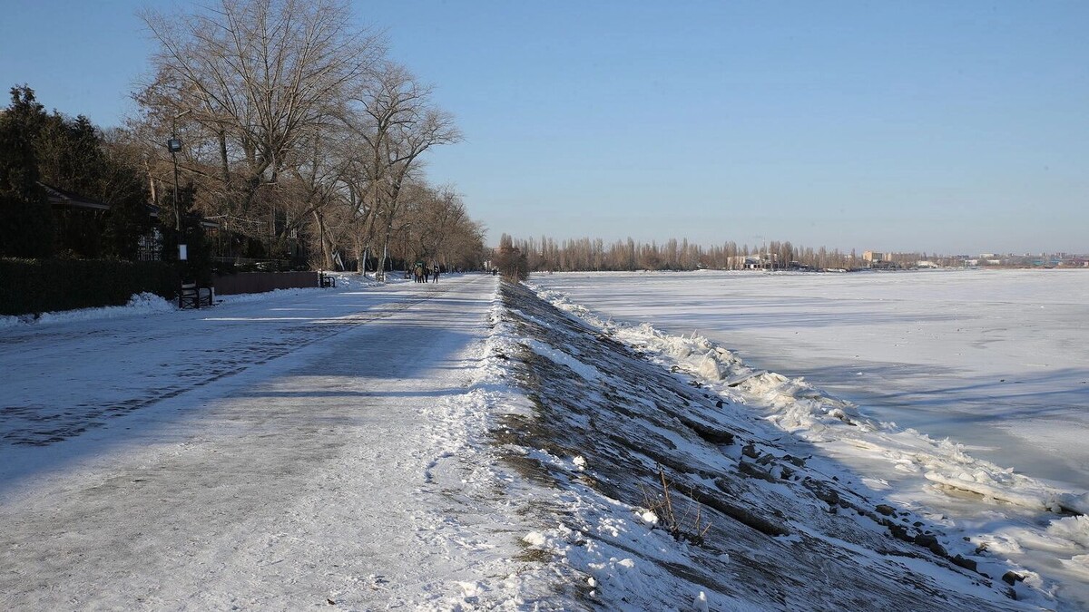    Нельзя ловить рыбу. Таганрогский залив — полоса от села Маргаритово до села Новомаргаритово и акватория на расстоянии менее 1,5 километра от берега   donland.ru