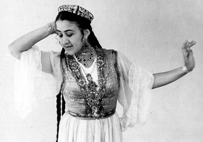    «Я не боюсь смерти, потому что моя жизнь — вся в танце. А танец — бессмертен. Мои ученицы понесут его дальше, в жизнь, а их ученицы передадут наш сказочно прекрасный танец далёким потомкам…» - Мукаррам Тургунбаева.