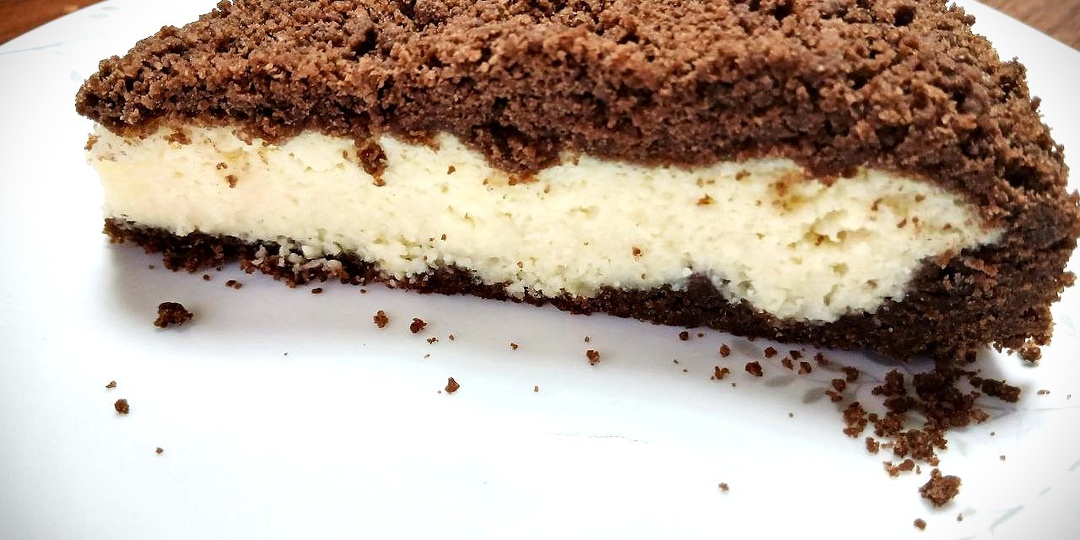 Нежный творожный пирог с шоколадной крошкой.