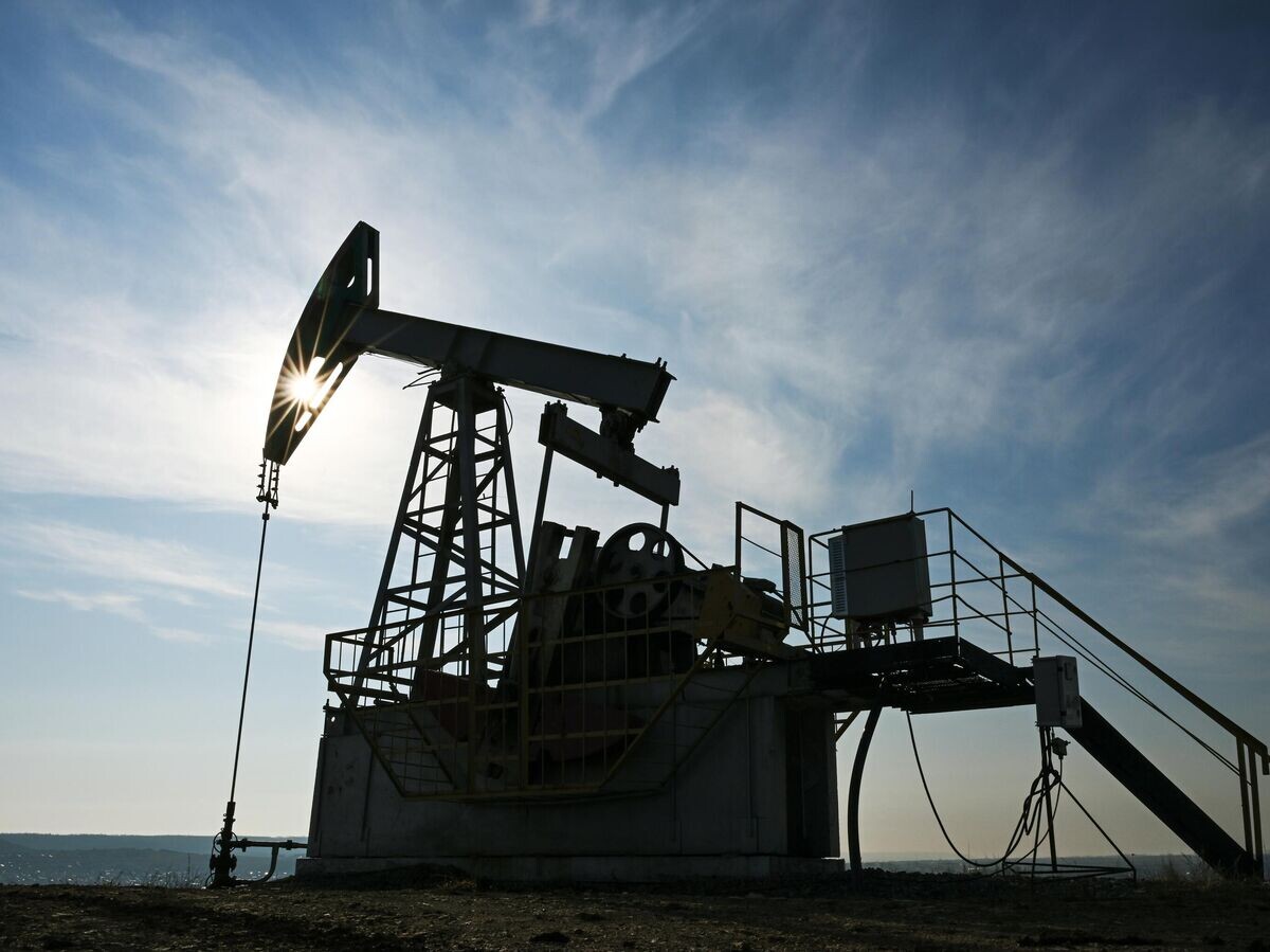    Добыча нефти в Татарстане© РИА Новости . Максим Богодвид