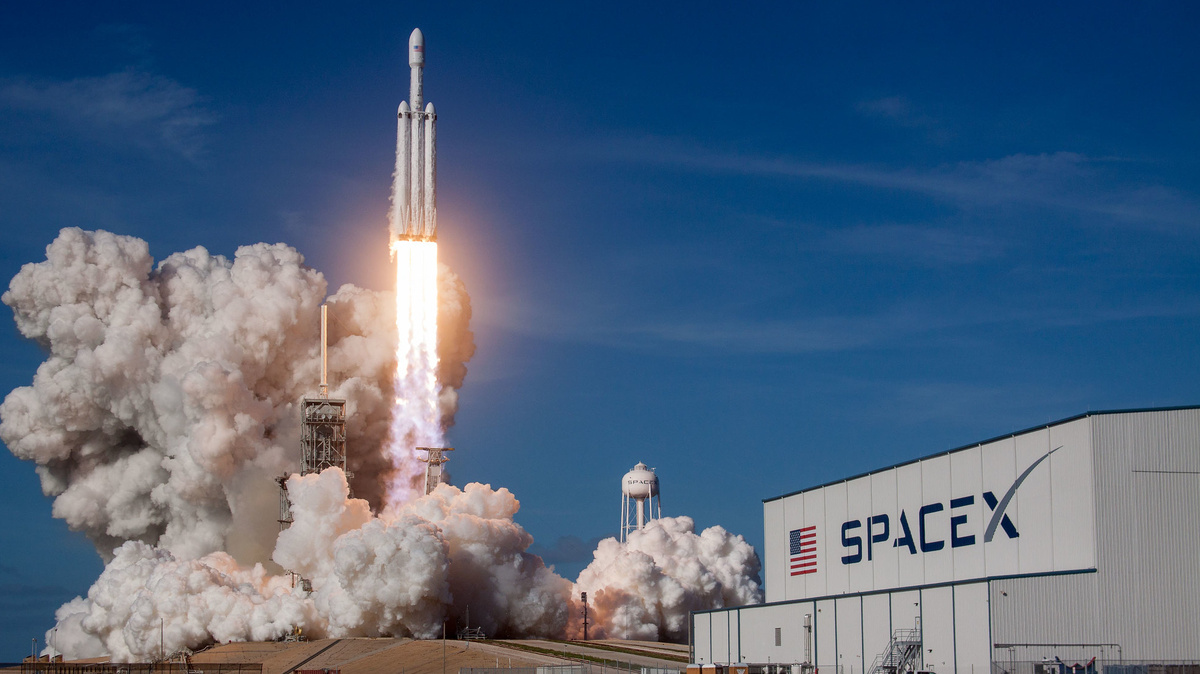     Старт ракеты компании SpaceX   
(сс) Official SpaceX Photos