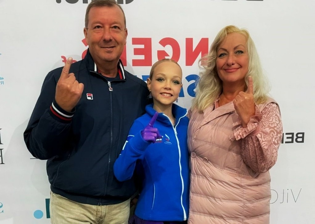 Если все это действительно обсуждалось в таком формате, неудивительно, что родители насторожились. Но дальше история пошла совсем по другому сценарию.
