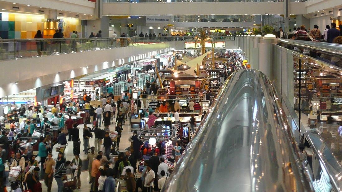     В аэропорту Дубая   
(cc) b k
