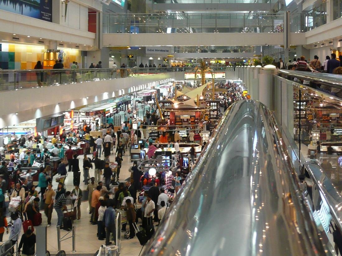     В аэропорту Дубая   
(cc) b k