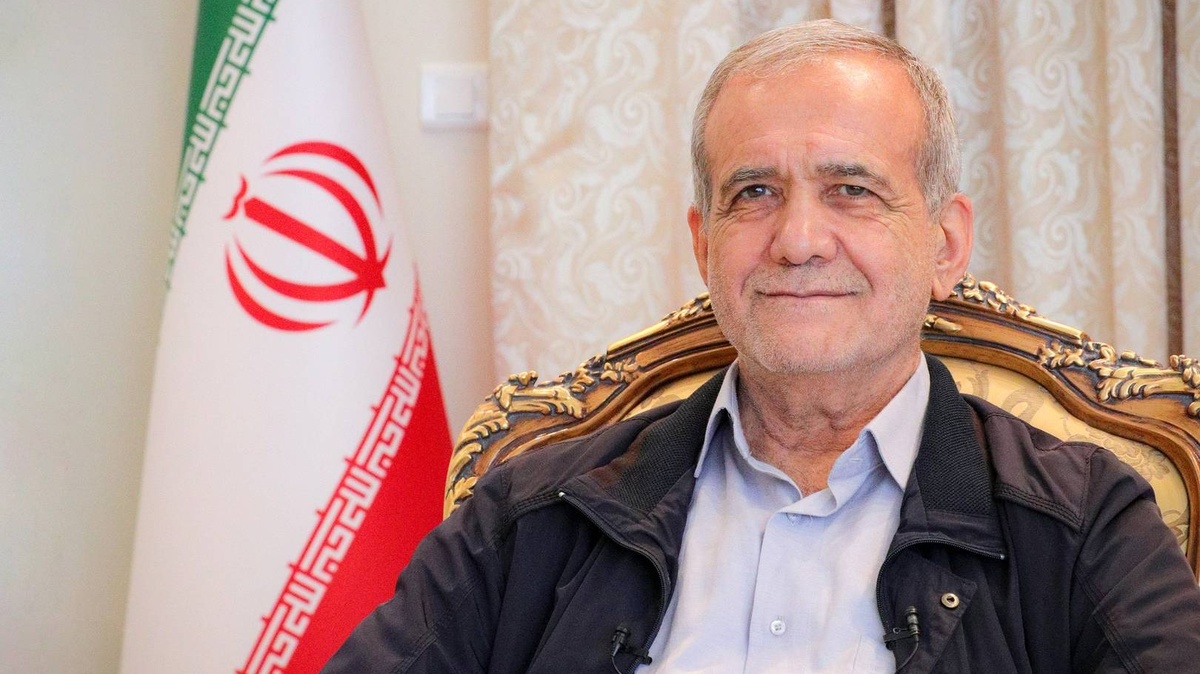     Президент Ирана Масуд Пезешкиан   
[khamenei.ir]