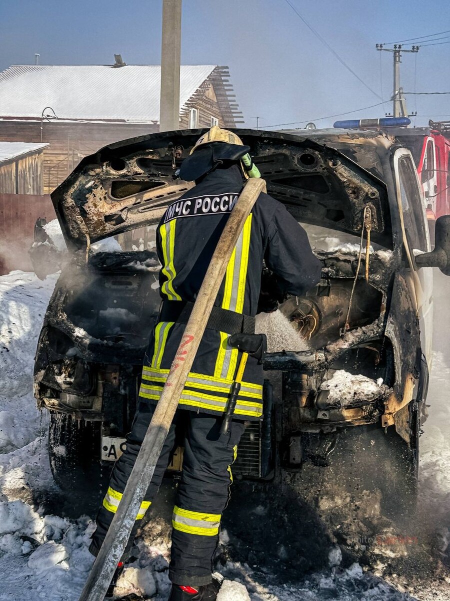    Пожар на улице Раздольная. Источник: Дмитрий Ларкин, t.me/larkindms
