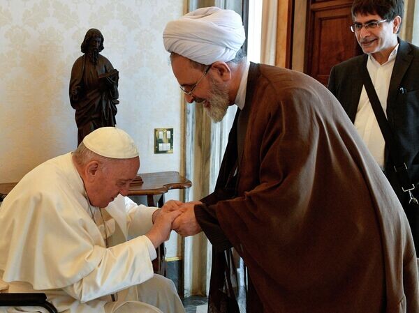    © REUTERS / VATICAN MEDIA