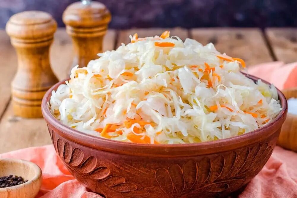 Квашеная капуста - королева  мартовского стола