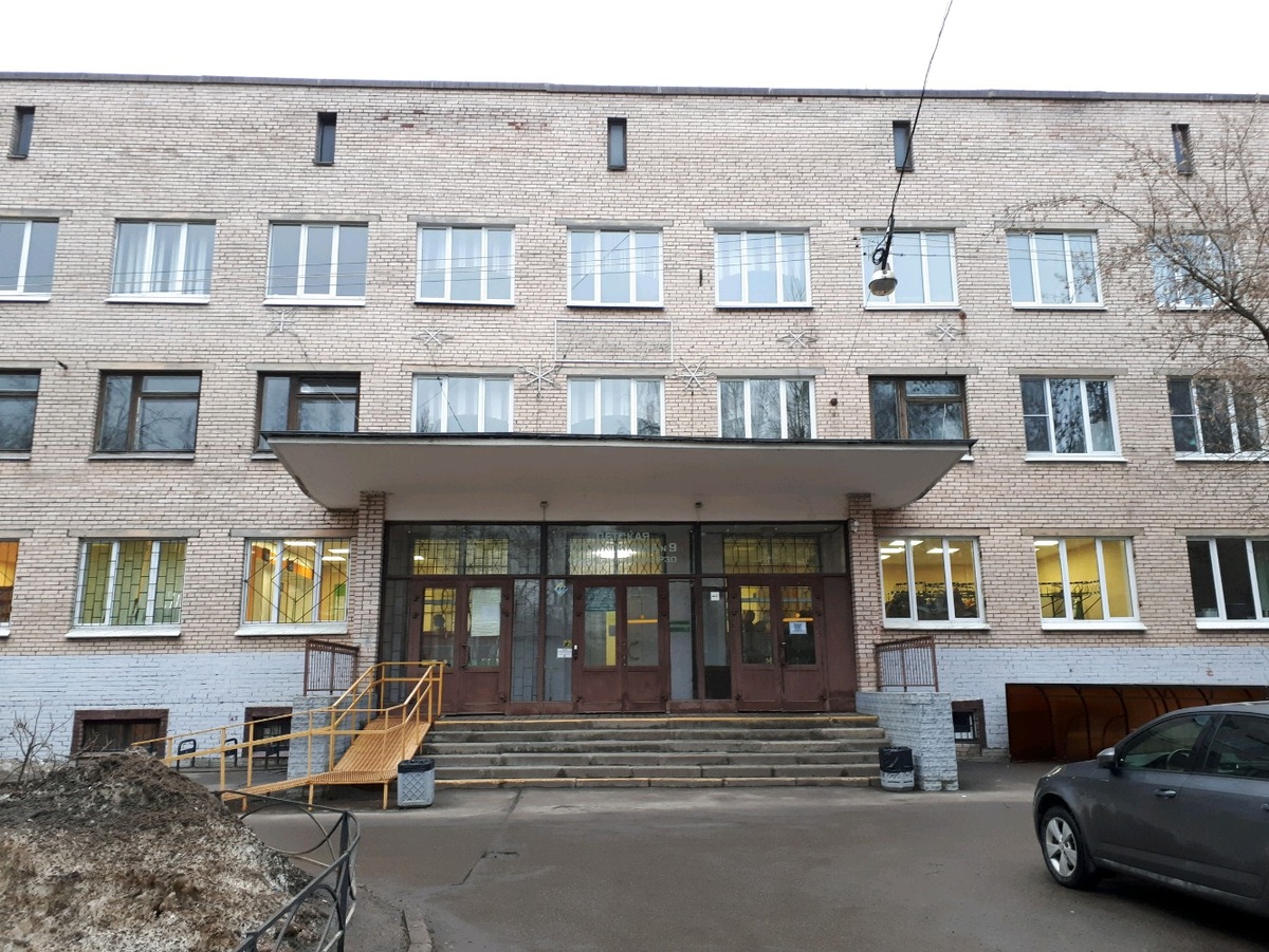 Моя первая работа. Фото современное, пандусов тогда не было