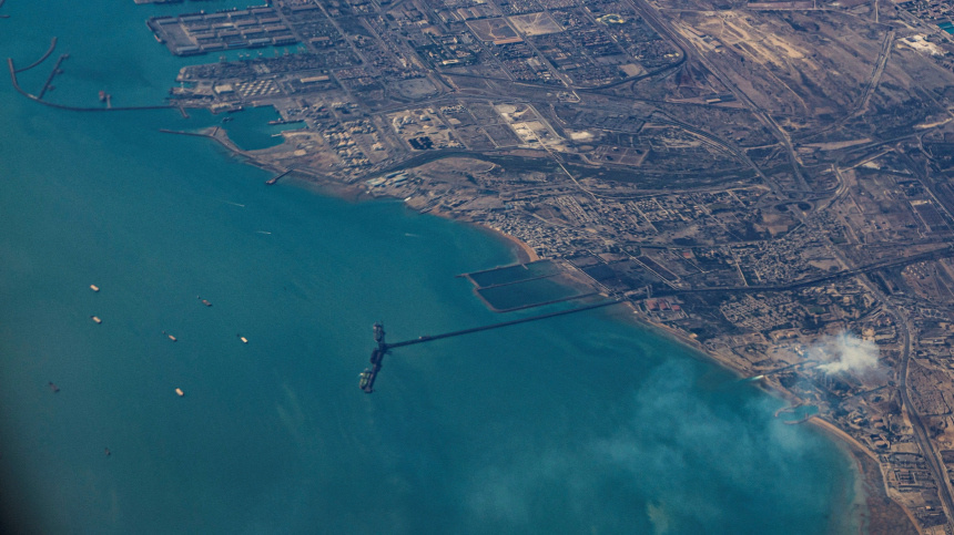    Фото: Reuters/Nicolas Economou; 5-tv.ru