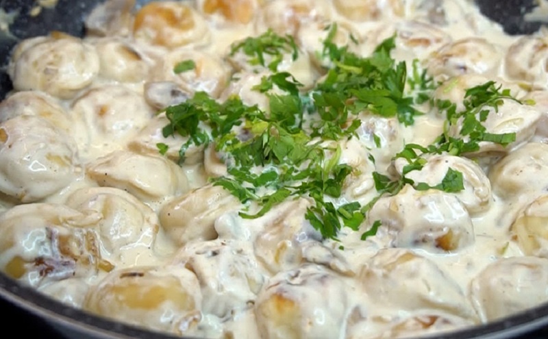 Быстрый ужин без особых хлопот: обычные пельмени становятся кулинарным хитом за 5 минут