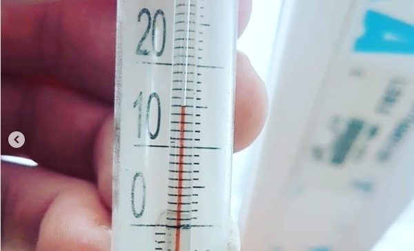 Через три дня без отопления температура с 18 опустилась до 15 градусов