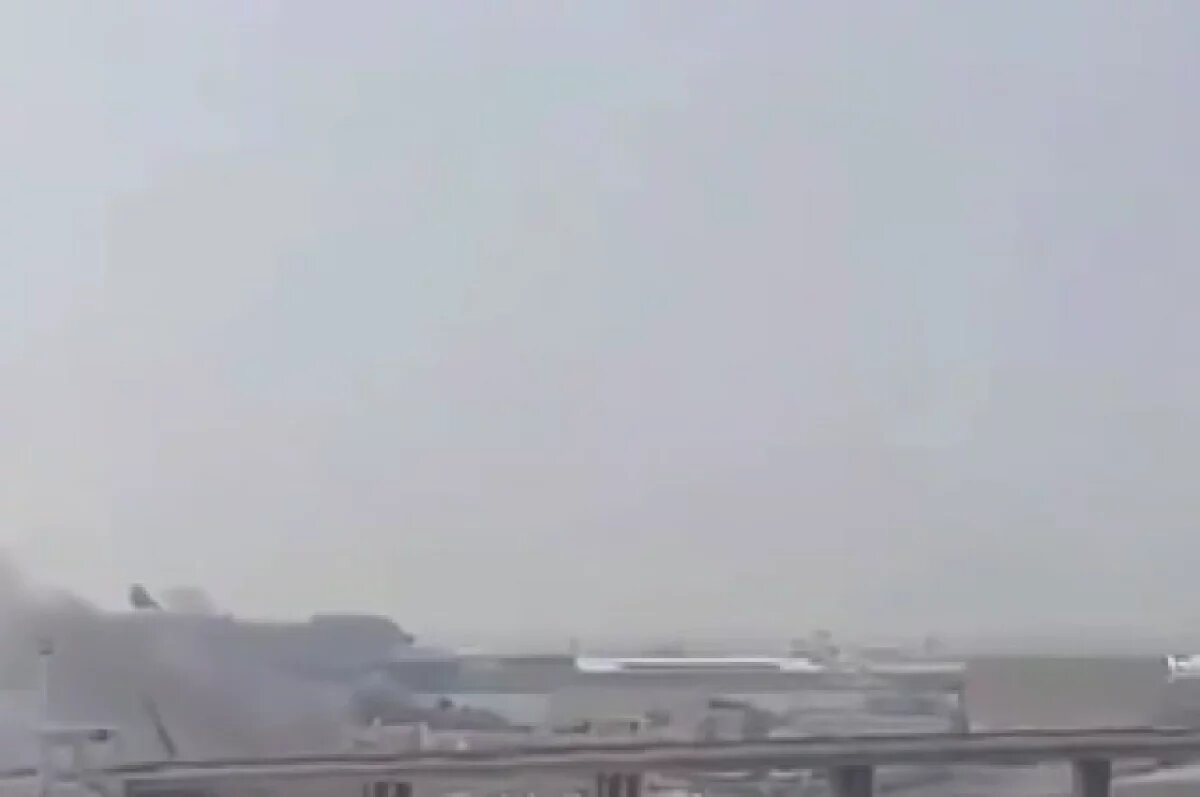    Минобороны ОАЭ: Иран атаковал военную базу в Абу-Даби, начался пожар