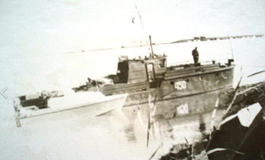 Советский пограничный катер на р. Амударья