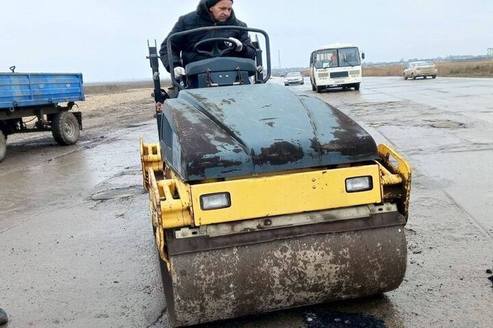    Отремонтирована дорога Геническ – Стрелковое. Фото: минтранс ХО