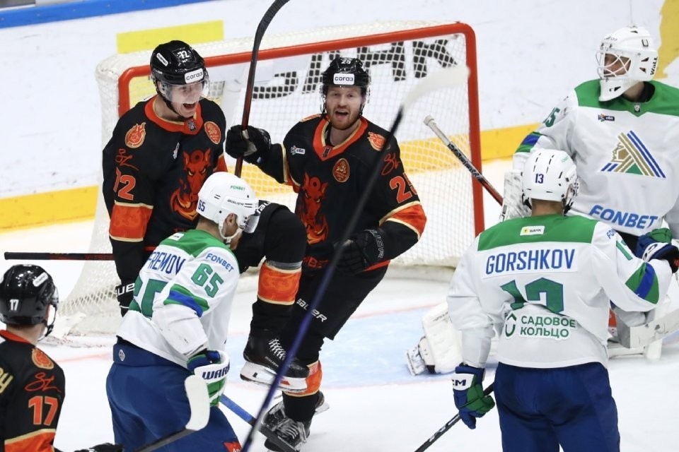    В первый день календарной весны «Адмирал» преподнес своим болельщикам приятный подарок. Фото: ХК «Адмирал»