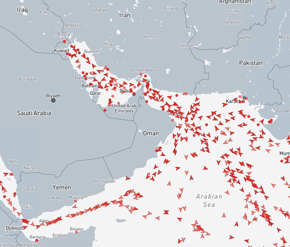    Ормузский пролив - это одна из главных артерий мировой энергетики, в день через него проходит около 100 судов. / Фото: MarineTraffic