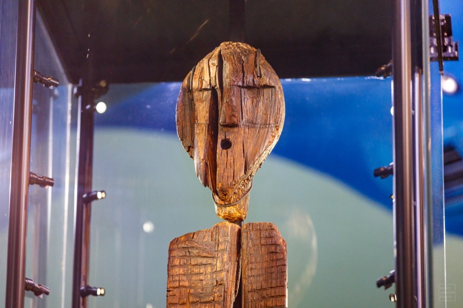 Верхняя часть Большого Шигирского идола (фото с сайта екатеринбург.рф)