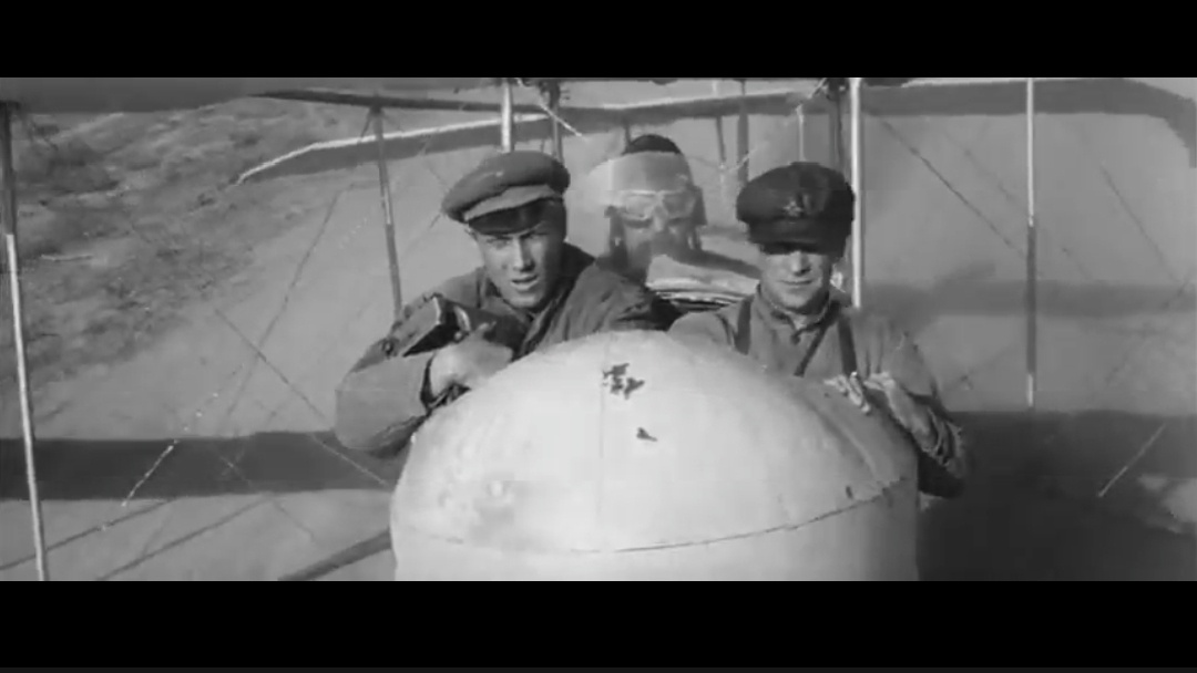 Андрей Некрасов(Олег Янковский) и Иван Карякин(Ролан Быков)