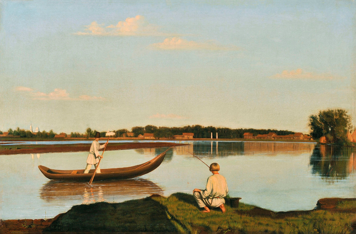 Рыбаки. Вторая половина 1840-х
На картине изображено имение Лепехиных (родственников Милюковых) село Спасское Козловского уезда Тамбовской губернии. «Рыбаки» — самый проникновенный пейзаж Сороки, удивительно точный и в то же время обобщенный образ русской природы. Картина наполнена тишиной и покоем летнего вечера, когда дневной жар уже спадает, а ночной туман еще не поднимается над водой. Воздух прозрачен, закатное солнце освещает все чуть розовым светом. В широкой глади озера отражаются строения дальнего берега и скользящая по воде лодка, которой правит крестьянский мальчик.