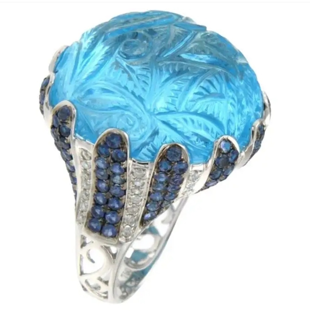 Кольцо. Резной топаз, сапфиры и бриллианты