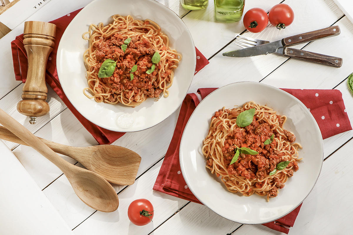 Спагетти Болоньезе с рубленой говядиной и томатным соусом