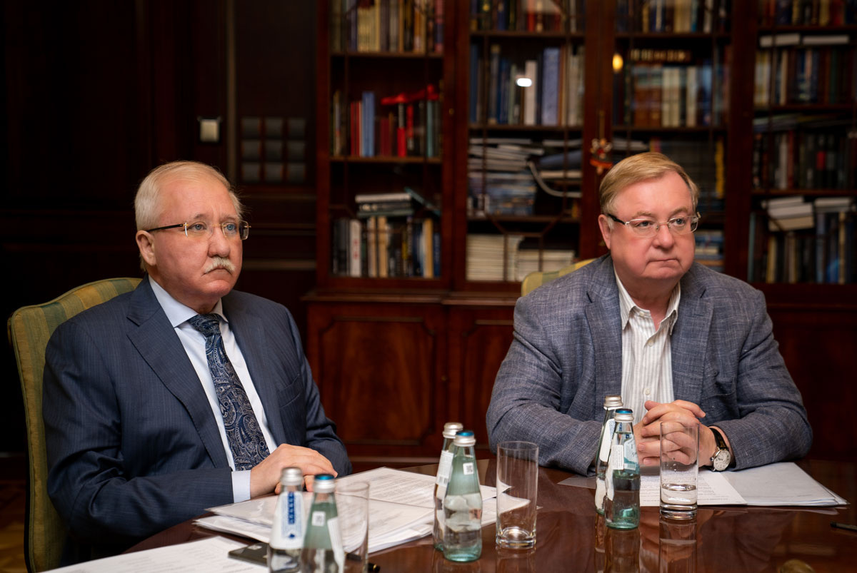 Игорь Ашурбейли и Сергей Степашин на заседании Совета ИППО в Государстве Израиль и Попечительского Совета израильского отделения ИППО. Москва-Иерусалим, 2023 год