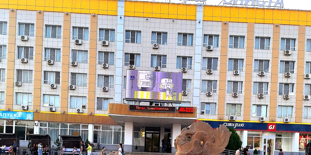 Остановился в центре Элисты – почувствовал себя в параллельной реальности