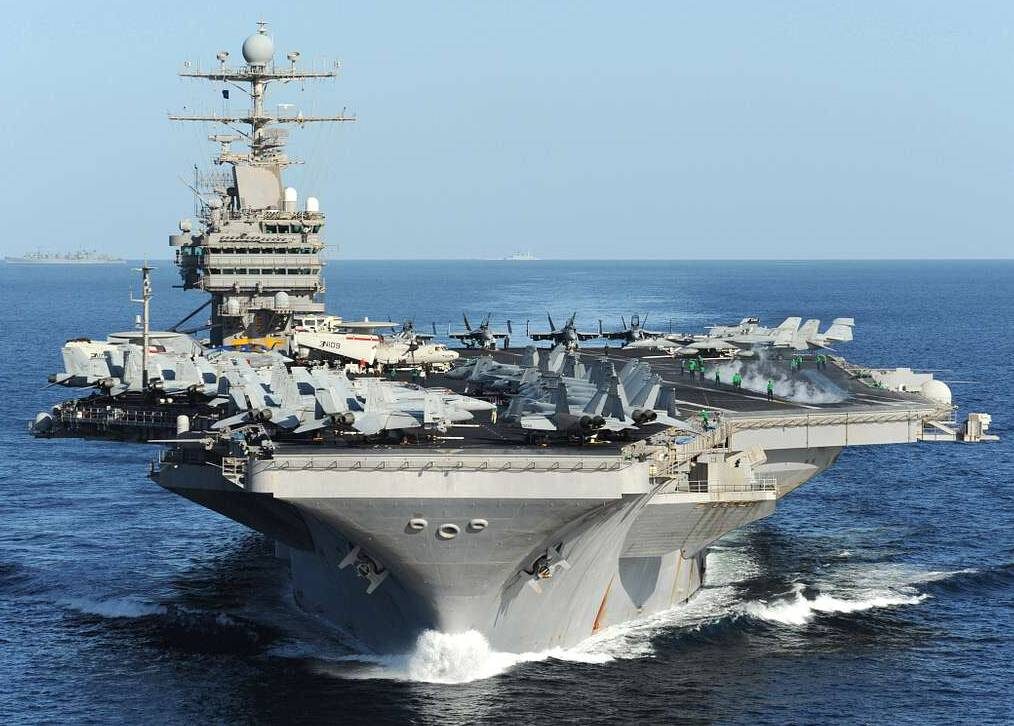     Авианосец USS Abraham Lincoln    
(сс0) Defense Visual Information Distribution Service