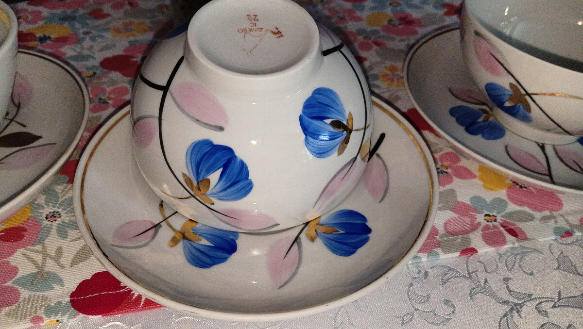 Топ-5 винтажных посудин для весны из моего буфета. Фото автора 