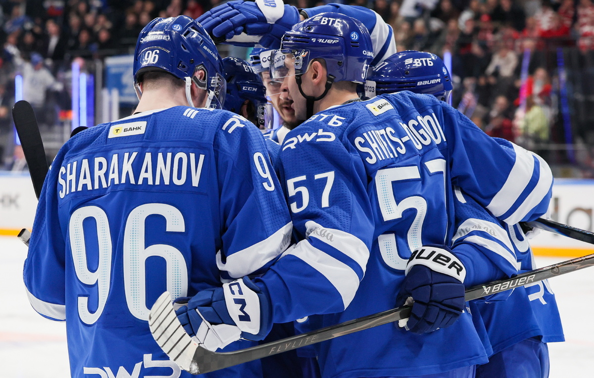    Игроки московского "Динамо"  Сергей Савостьянов/ТАСС