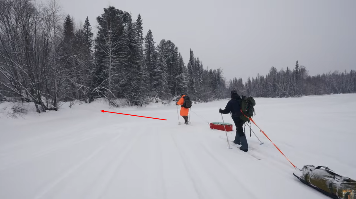 На скрине блогер Столяров с гидом сворачивает с Лозьвы на Ауспию. Но это не устье Ауспии