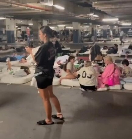 Дубай сегодня: отдых на полу на парковке вместо номера в пятизвездночном отеле