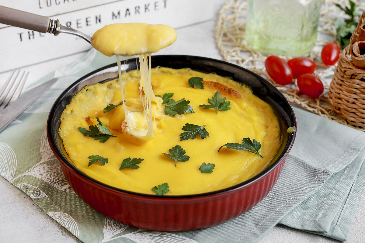 Картофельный пирог с тыквой и копчёным сулугуни