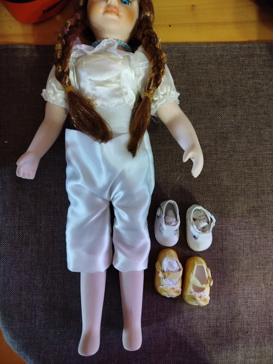 Пришлось на Авито срочно искать ноги, приблизительно соответствующие верхней части туловища.. Ну и удлинять туловище..