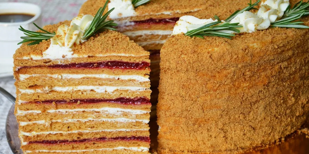 Рецепт: Медовик (диаметр 18 см, ~2 кг)