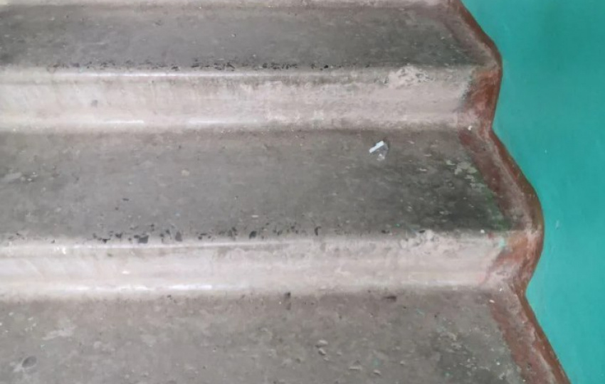 «У нас нет уборщицы»: ДСиГХ прокомментировал скандал с грязными подъездами на 50 лет СССР